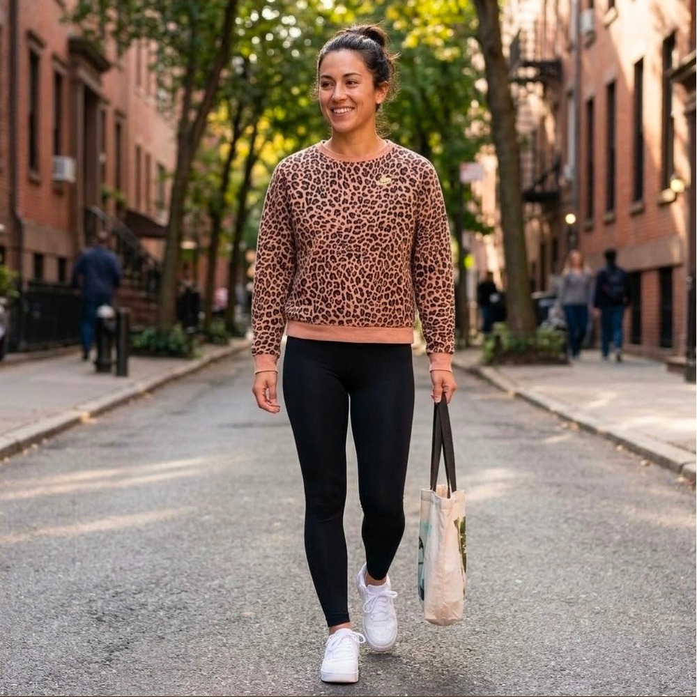 Nike Sportswear Essentials Fleece Leopard Print Sweatshirt DD5834-256 Womens XS
